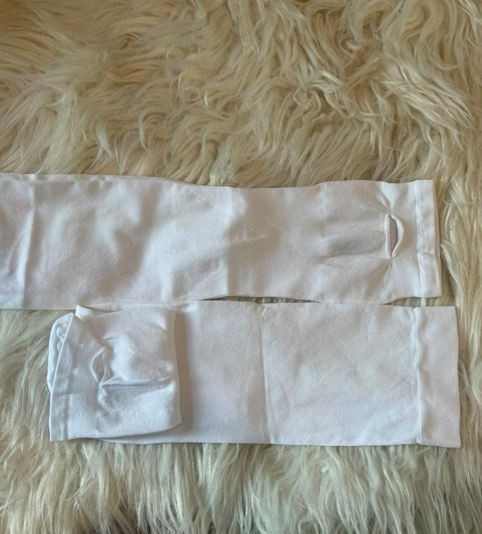 White Thumb Sleeves